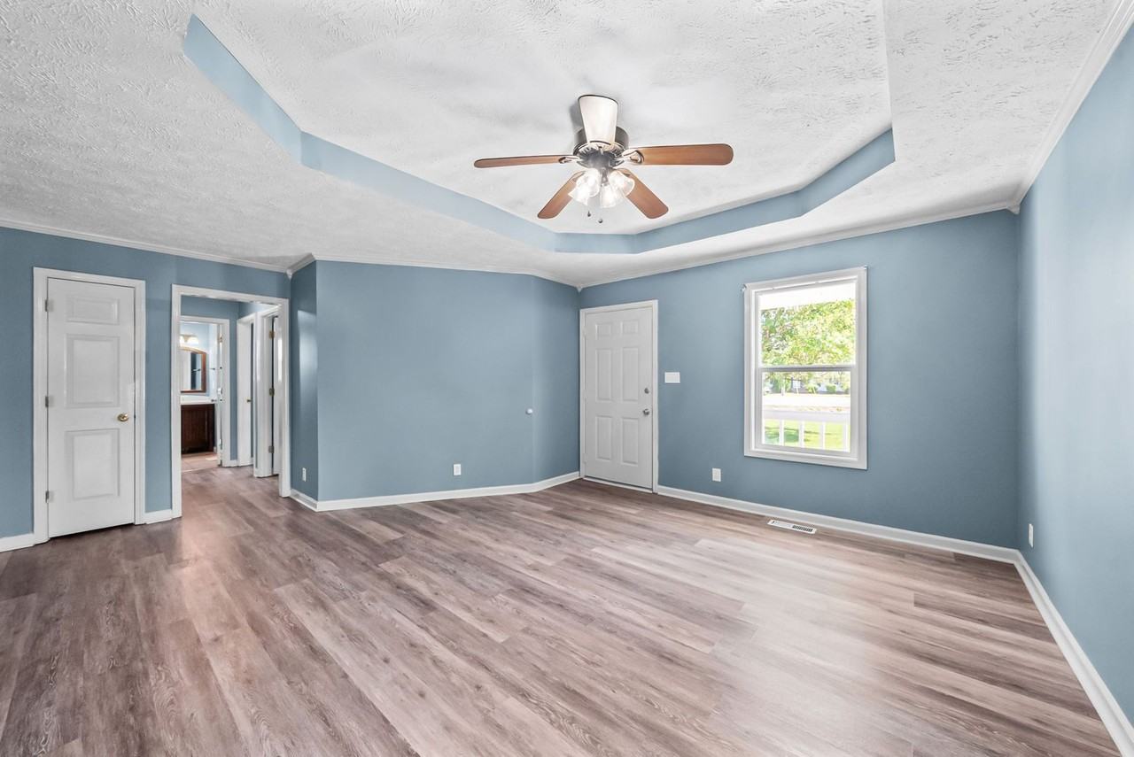 1301 Hand Dr - Photo 4 of 26