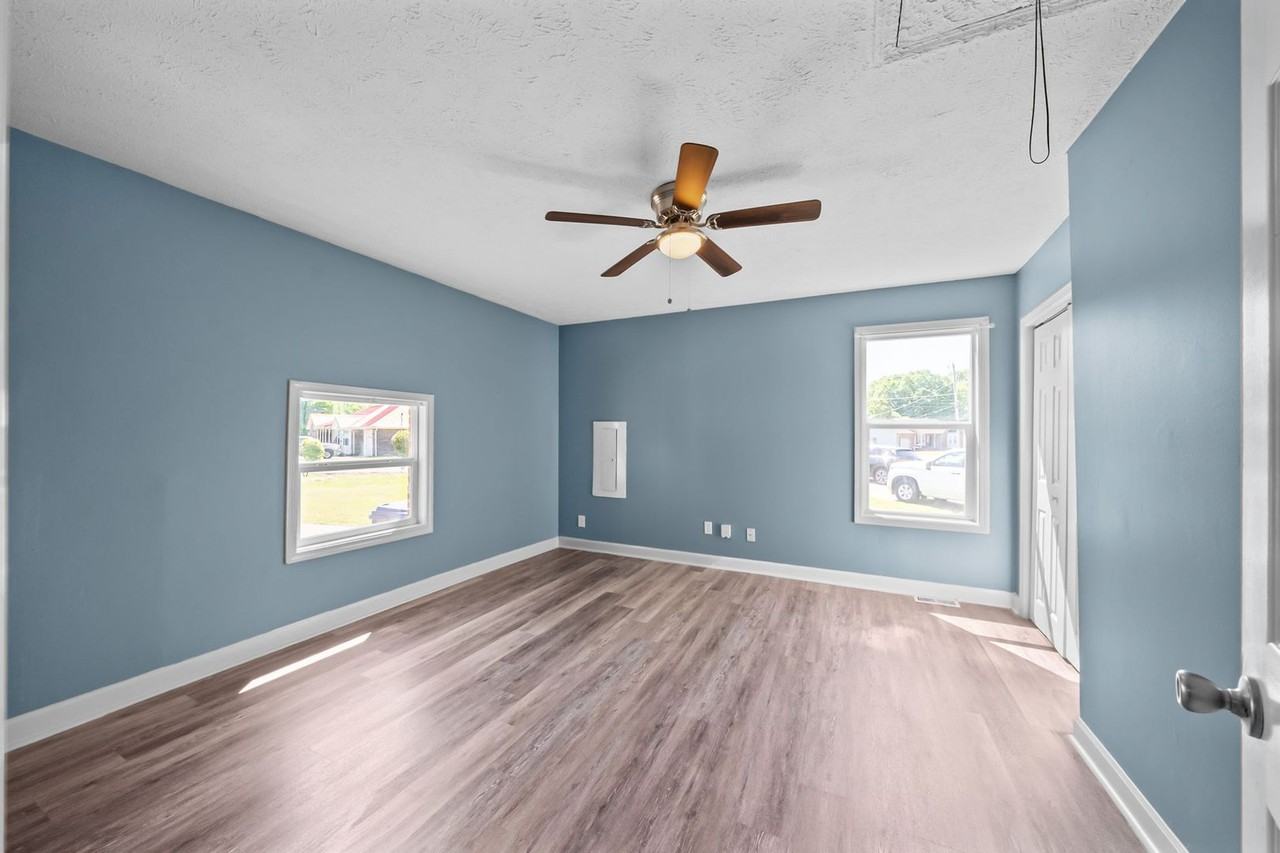 1301 Hand Dr - Photo 5 of 26