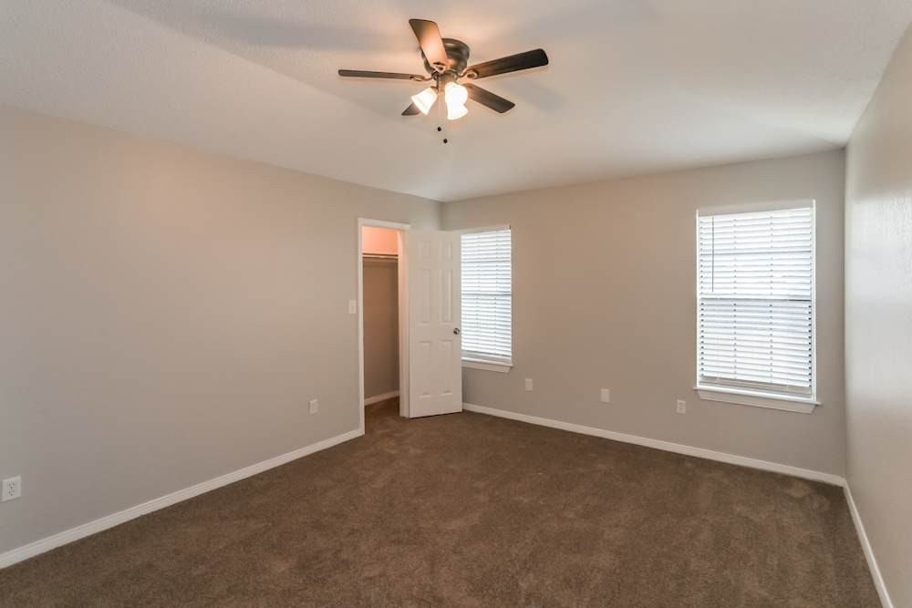 209 East 4th Street - Photo 3 of 3