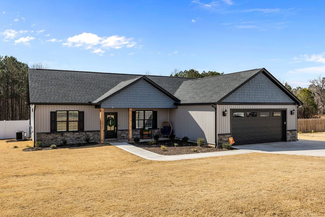 244 Hazelwood Rd - Photo 3 of 40