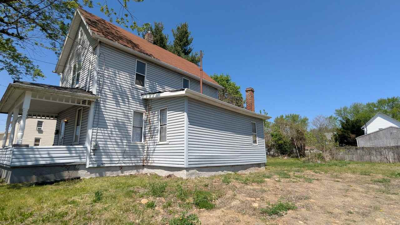1511 2nd St Ne - Photo 3 of 22