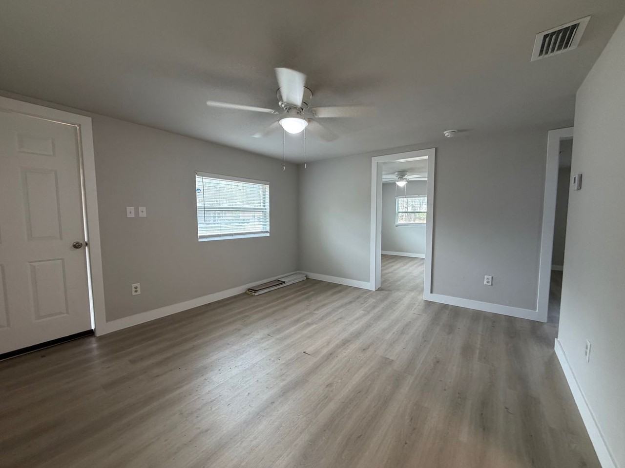 2109 Se 45th Ter - Photo 2 of 9