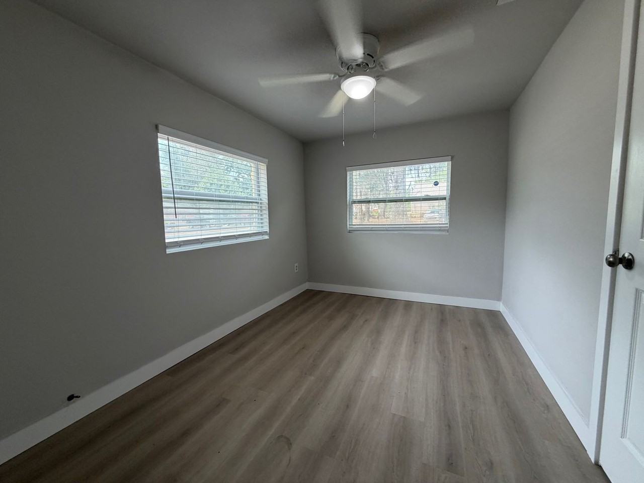 2109 Se 45th Ter - Photo 5 of 9