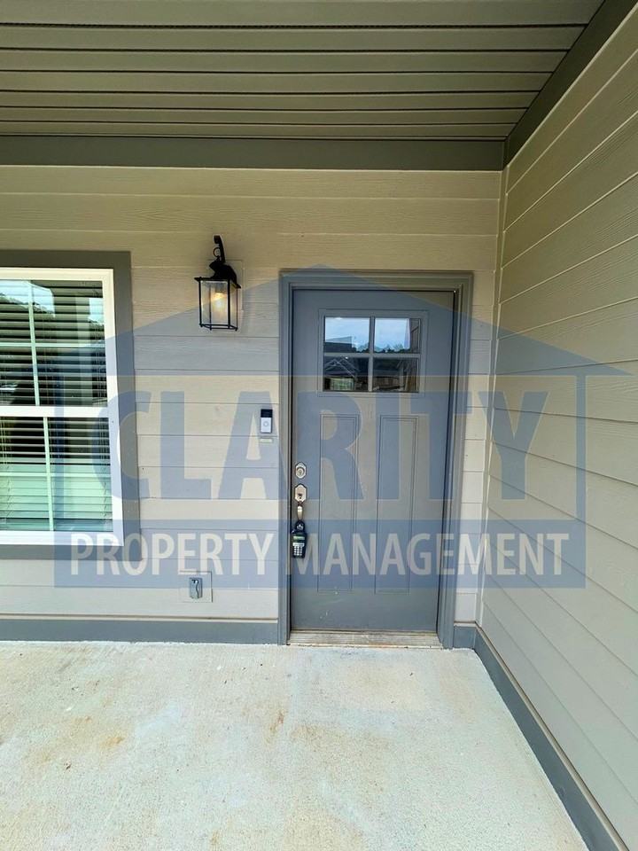 121 Bellingham Cv Ne - Photo 3 of 24