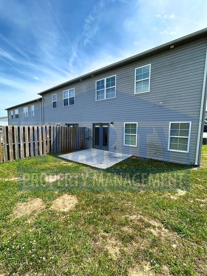 121 Bellingham Cv Ne - Photo 4 of 24