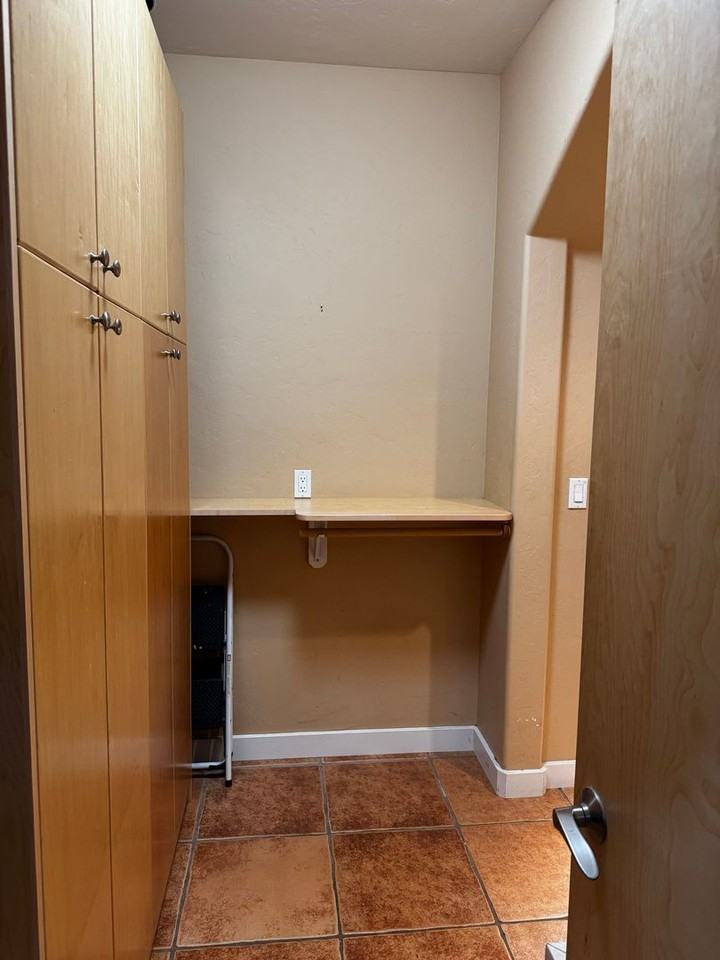 78 Jameson Dr - Photo 3 of 33