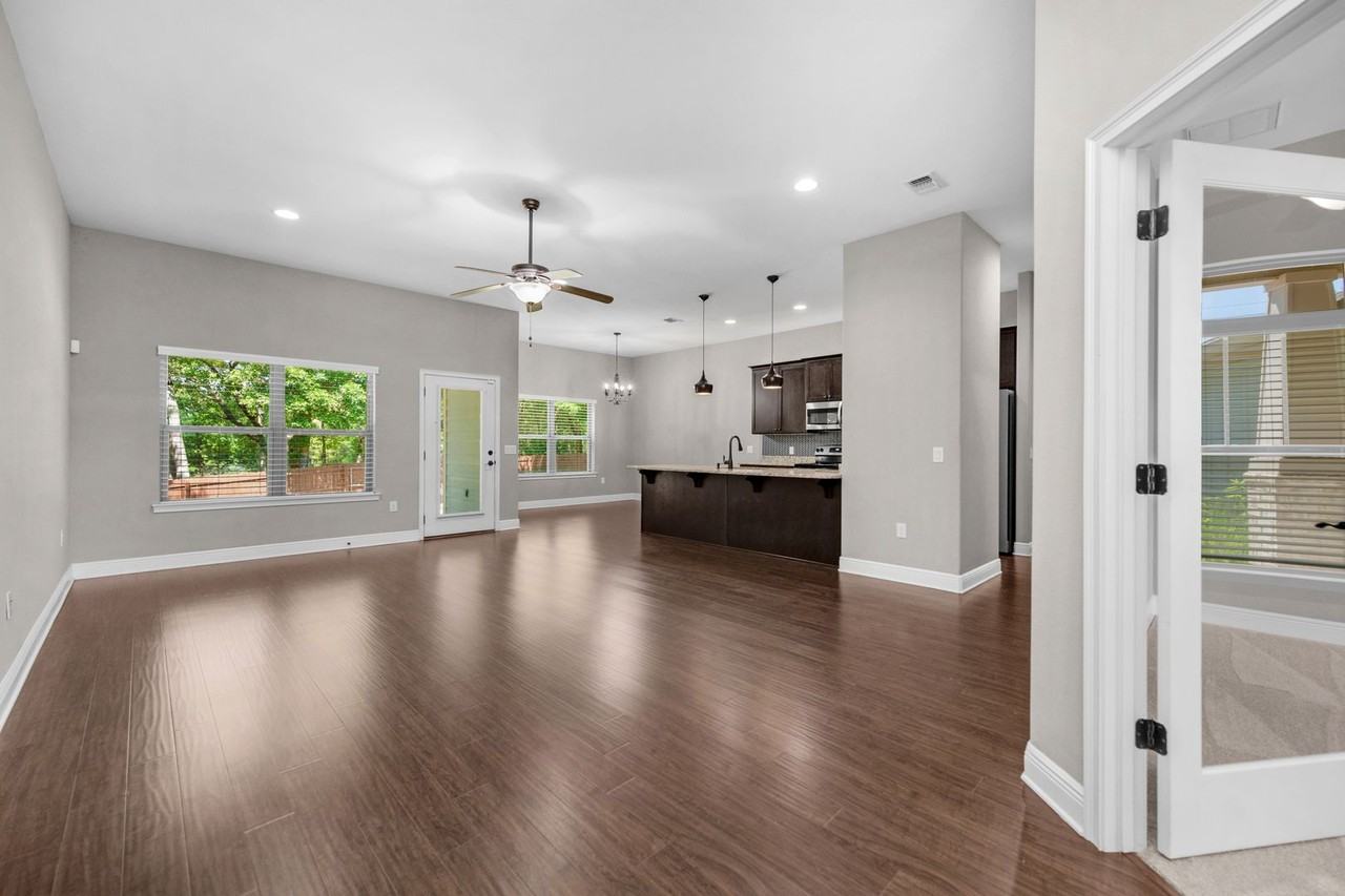 3083 Five Forks Rd - Photo 6 of 41