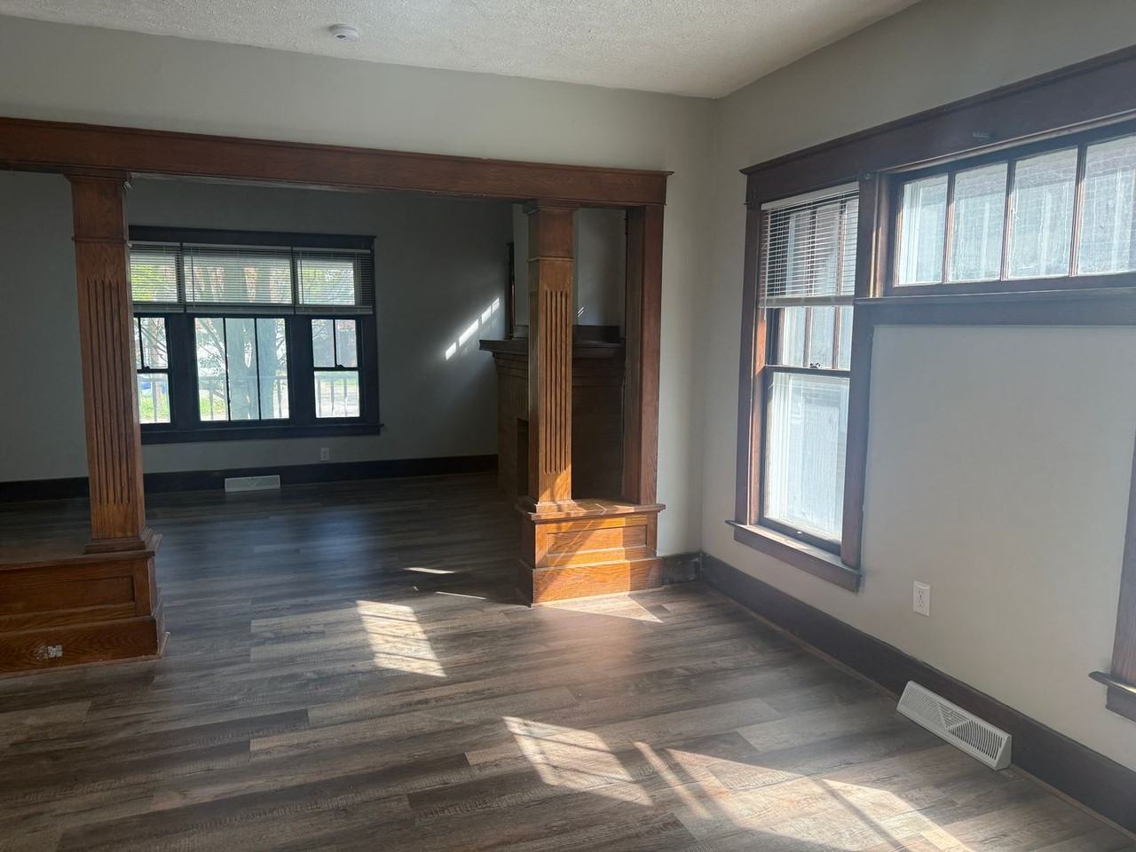 1111 Brown Ave - Photo 5 of 13