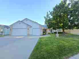 2256 W Chateau Dr - Photo 1 of 1