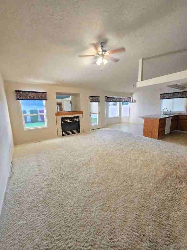 2256 W Chateau Dr - Photo 3 of 16