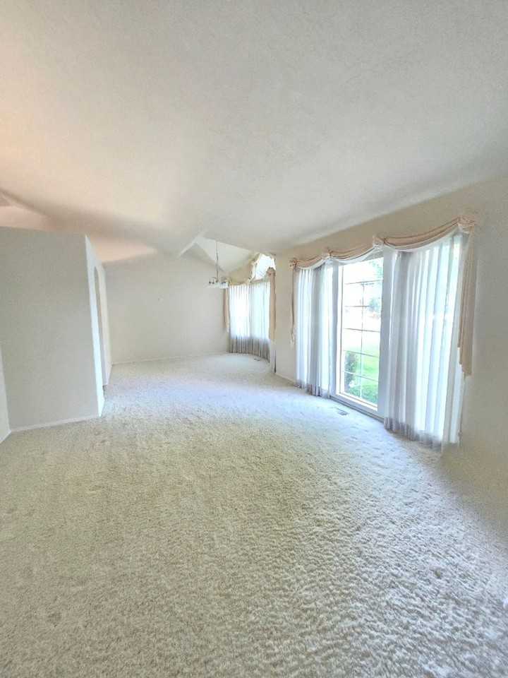 2256 W Chateau Dr - Photo 6 of 16
