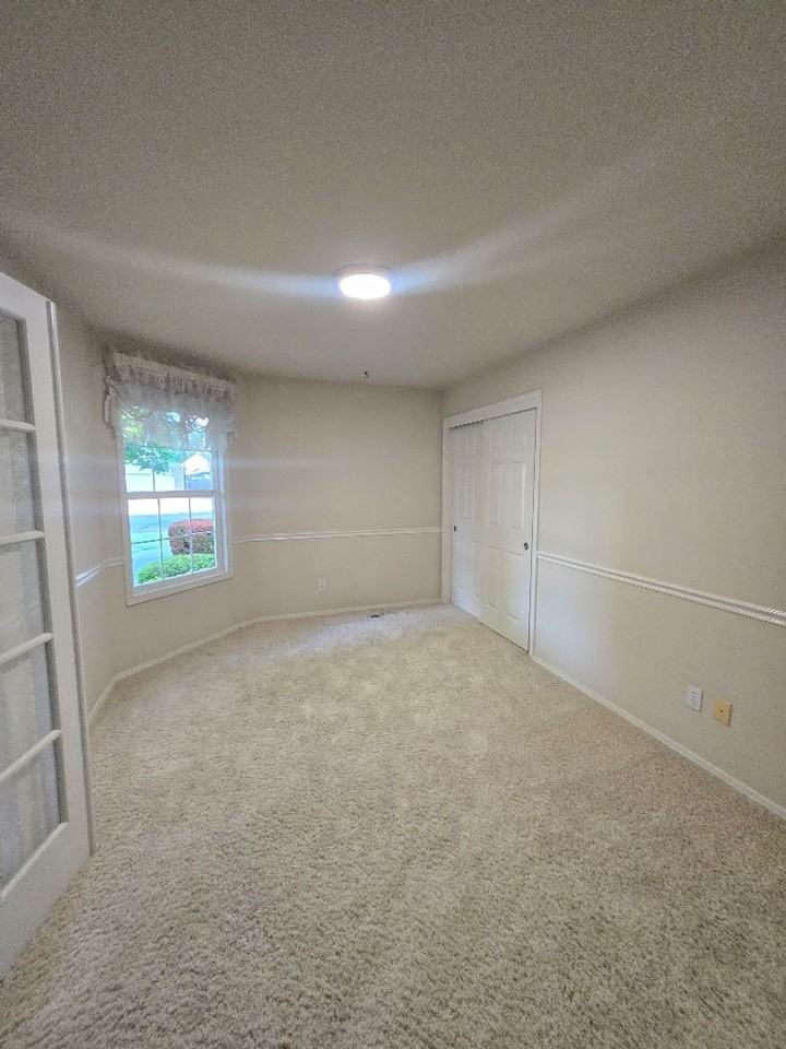 2256 W Chateau Dr - Photo 7 of 16