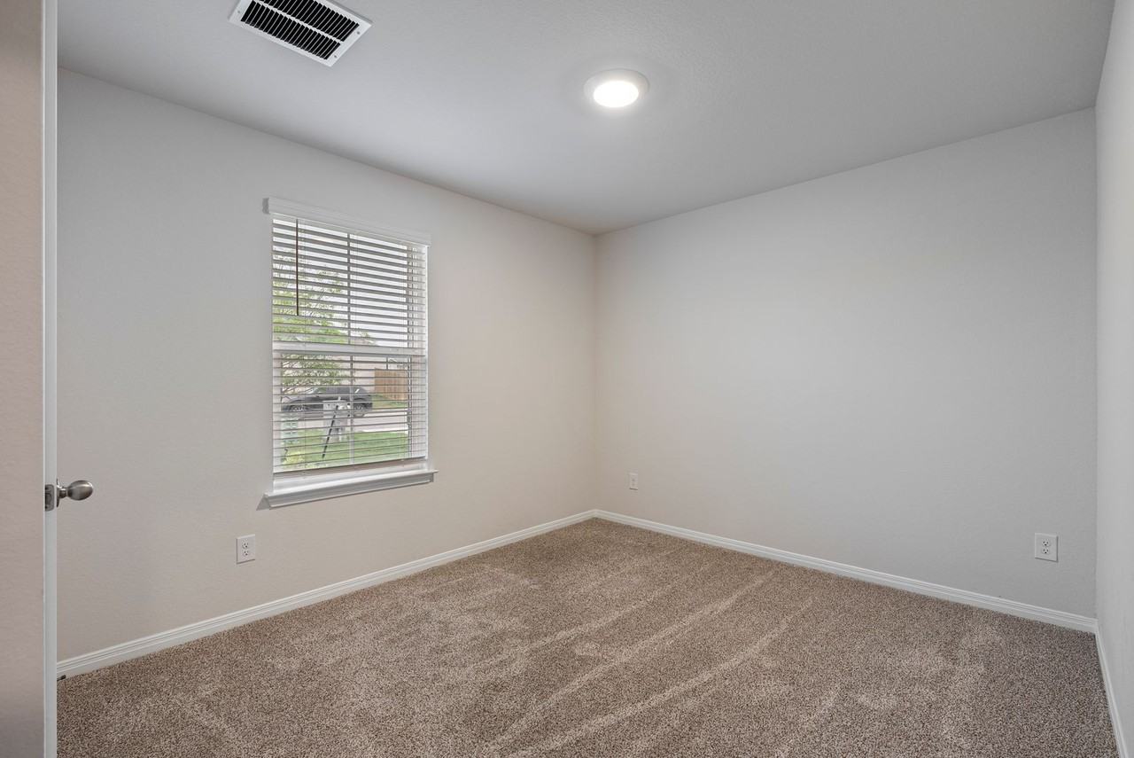 176 Texas Palmetto Cir - Photo 7 of 20