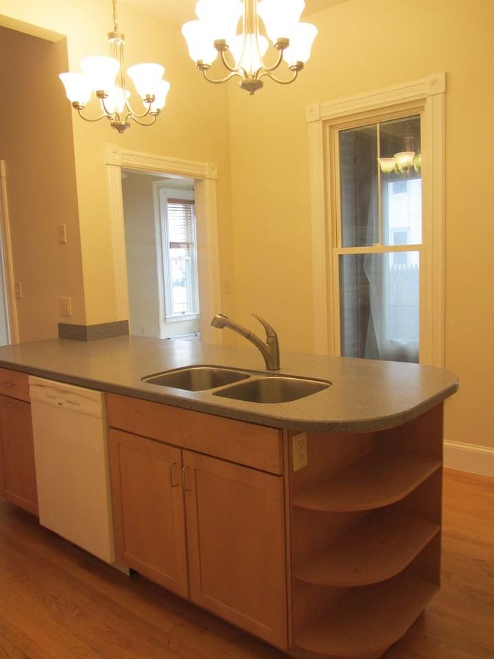 157 Alfred St - Photo 3 of 11