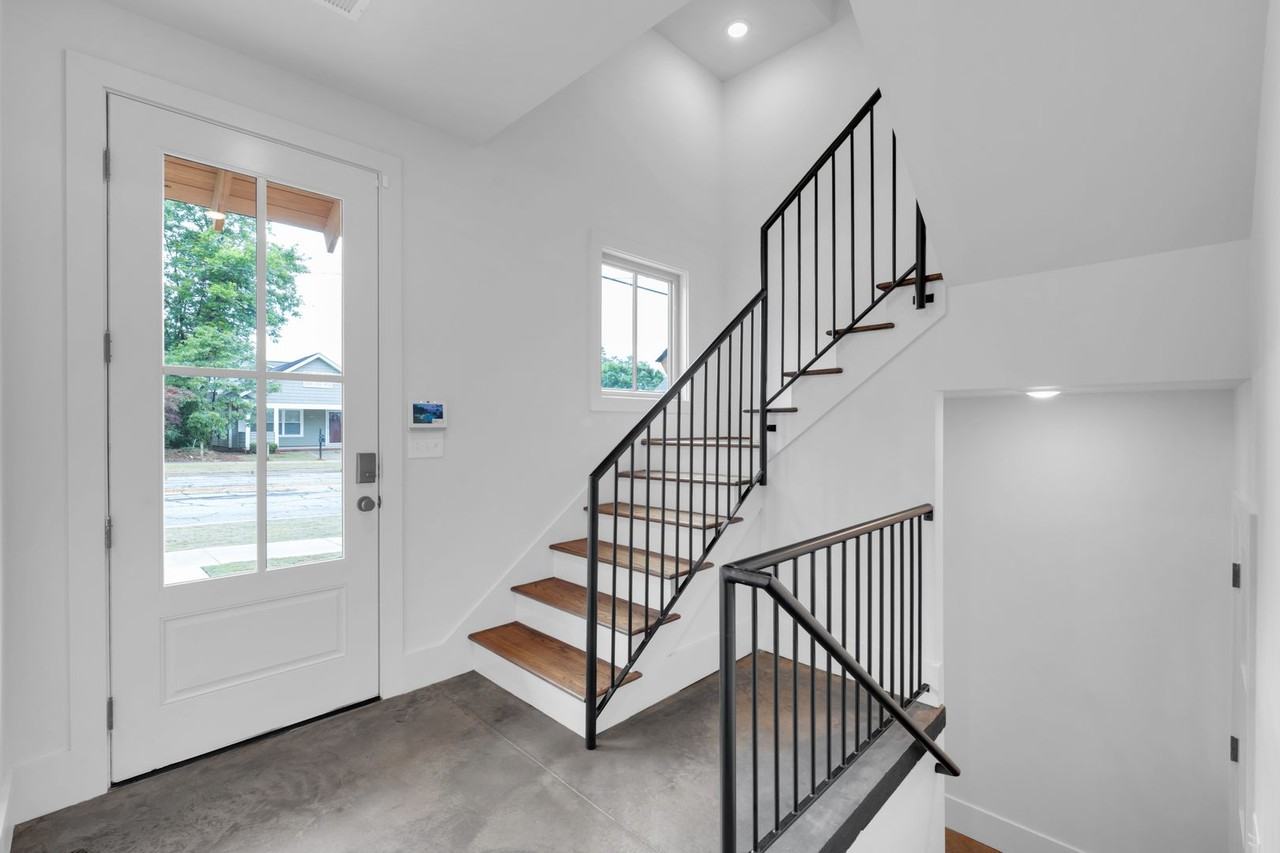 708 Anderson Rd - Photo 3 of 19