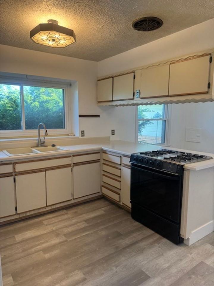 5321 Michael Cir - Photo 6 of 21