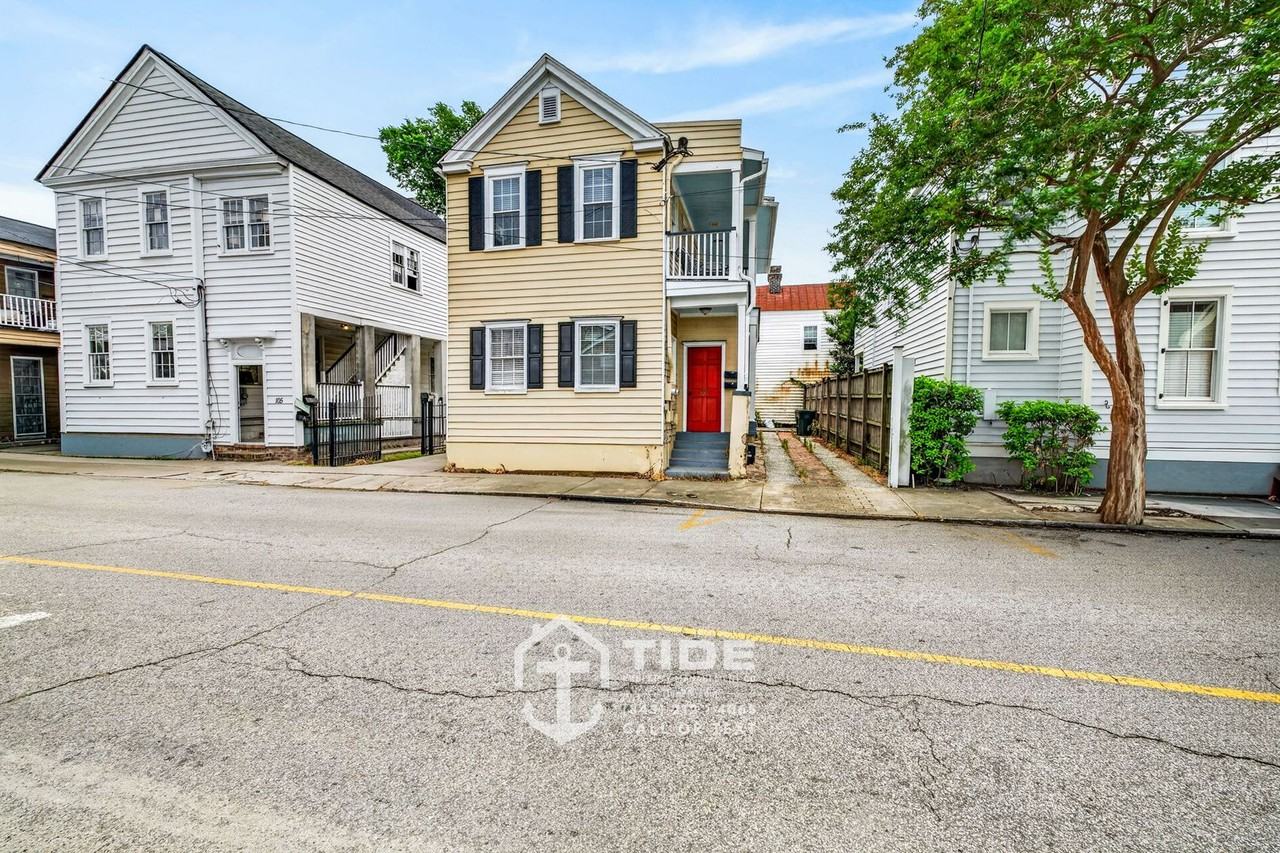 107 Line St - Photo 2 of 21