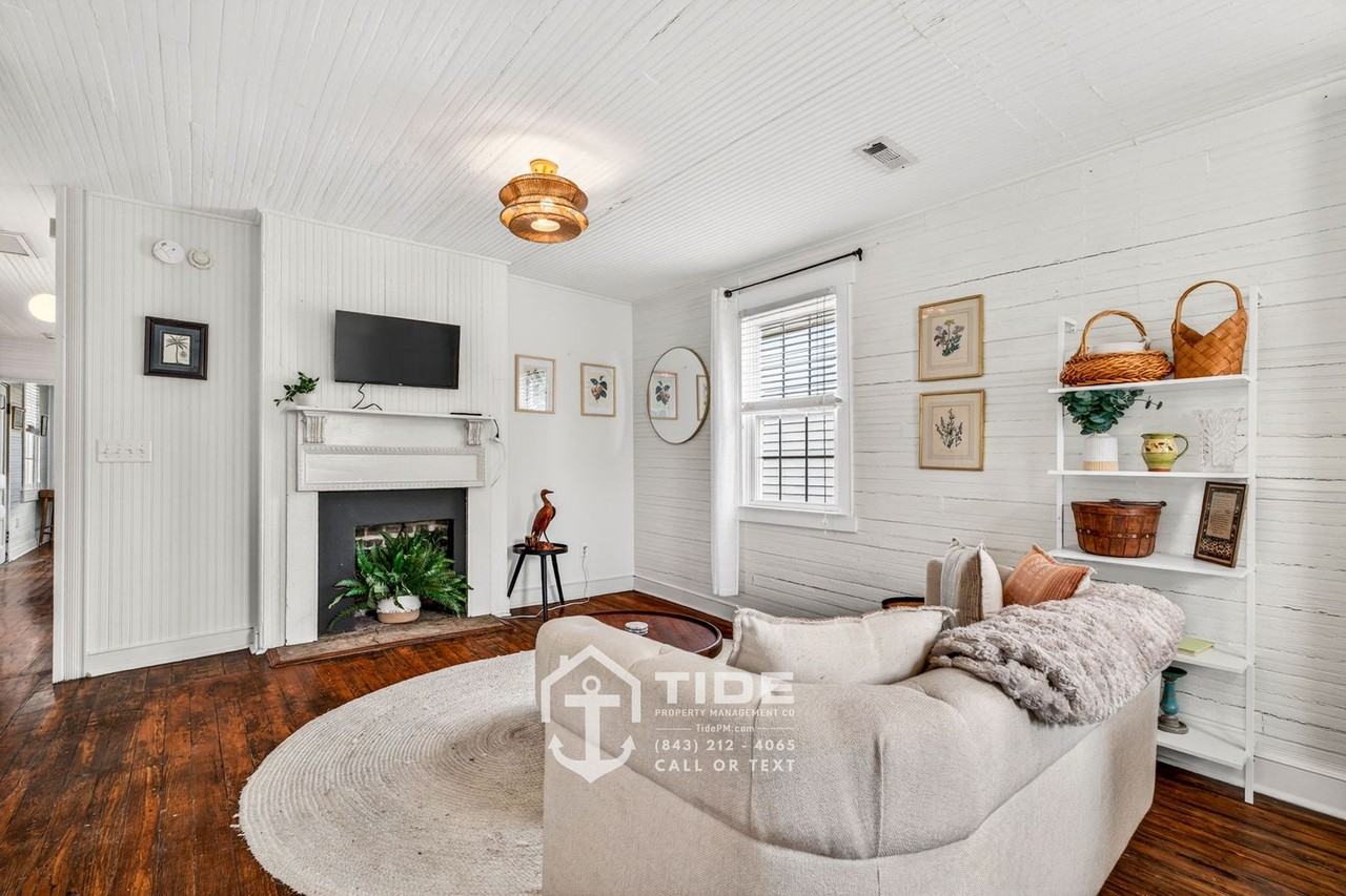 107 Line St - Photo 6 of 21