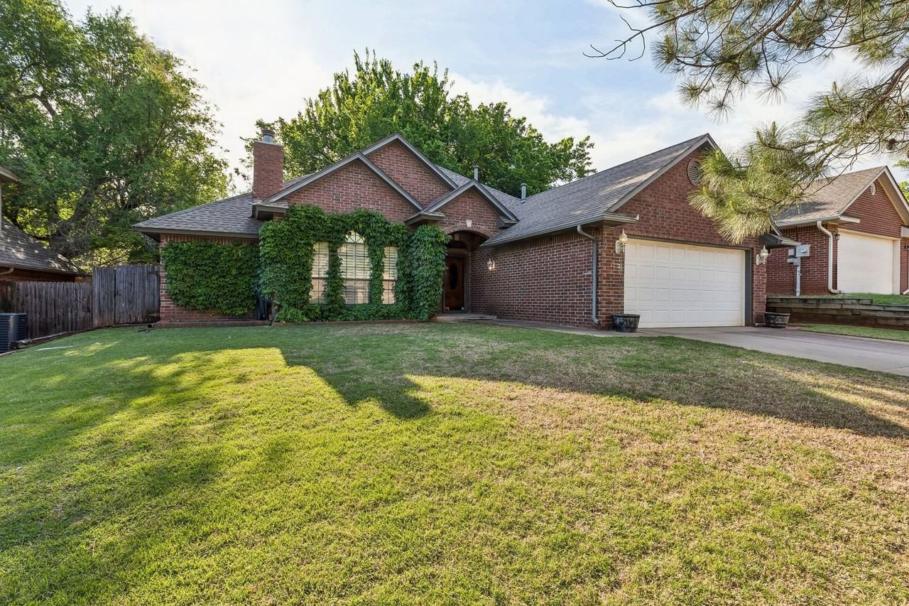 1820 Chelsea Dr - Photo 2 of 44