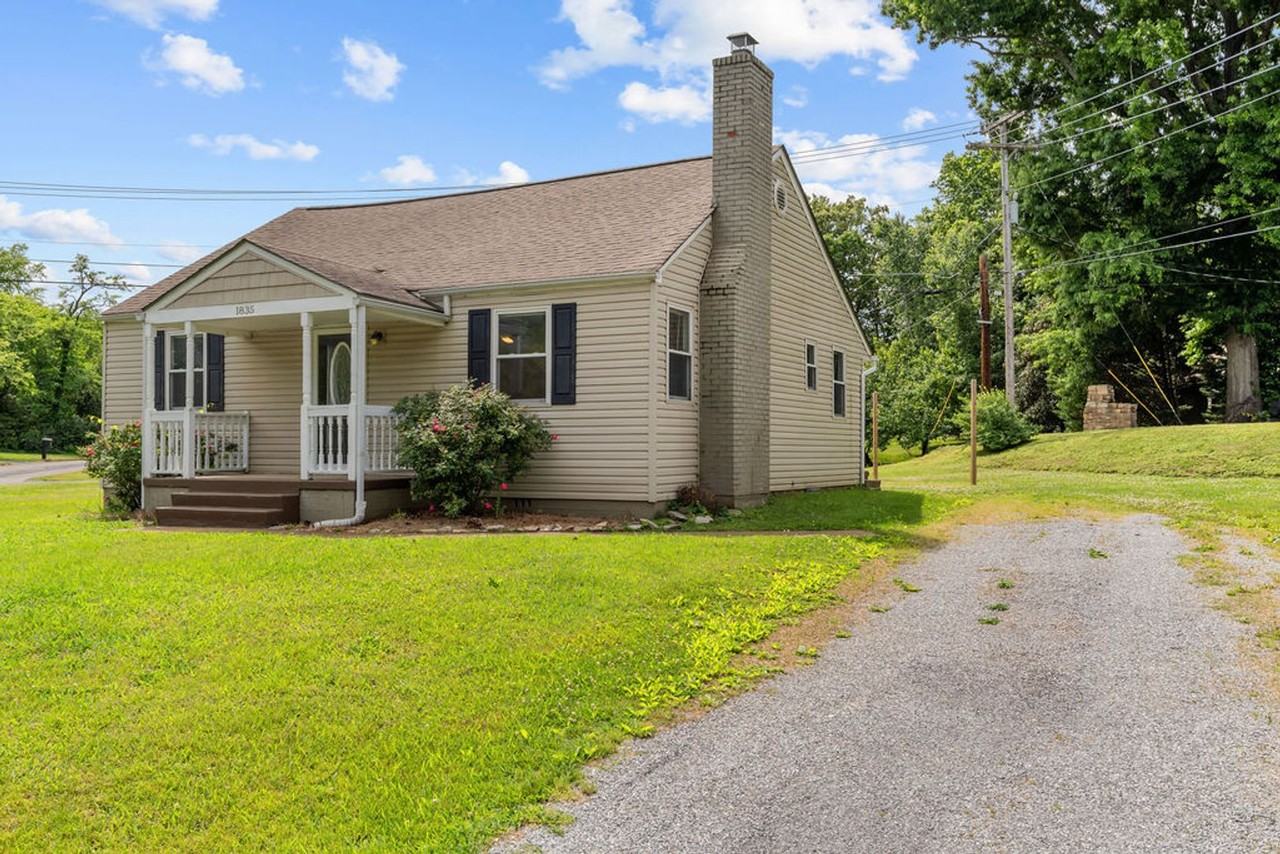 1835 Dalton St - Photo 2 of 18