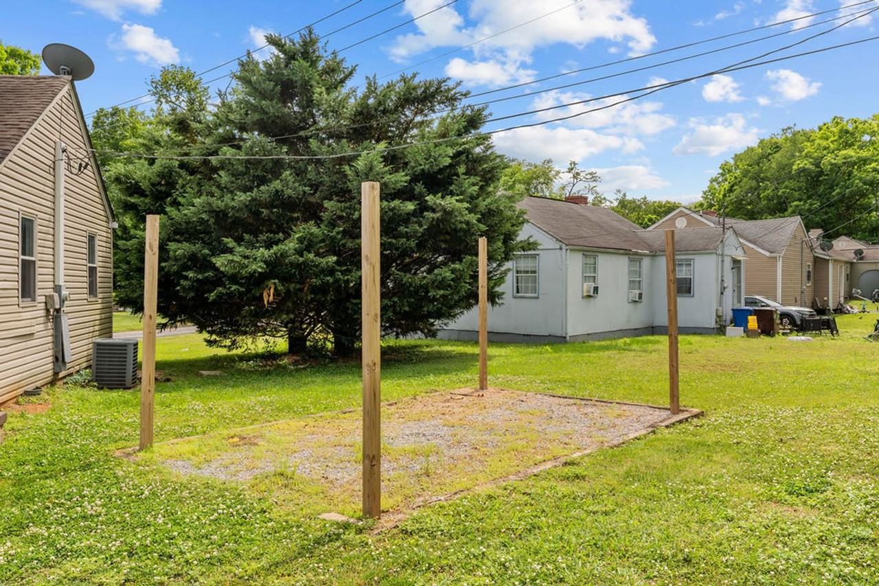 1835 Dalton St - Photo 5 of 18