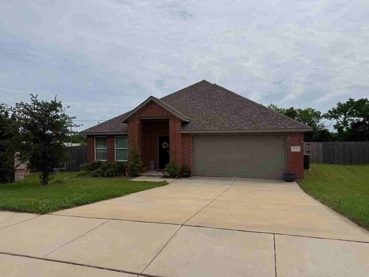 100 W North Creek Dr