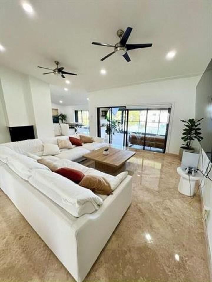 512 512 NW 104th Avenue Ave #0 - Photo 4 of 14