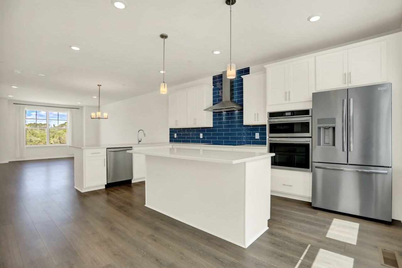 11301 Carobel Ct - Photo 3 of 35