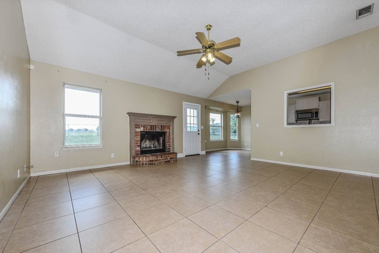 3507 Christie Dr - Photo 3 of 24