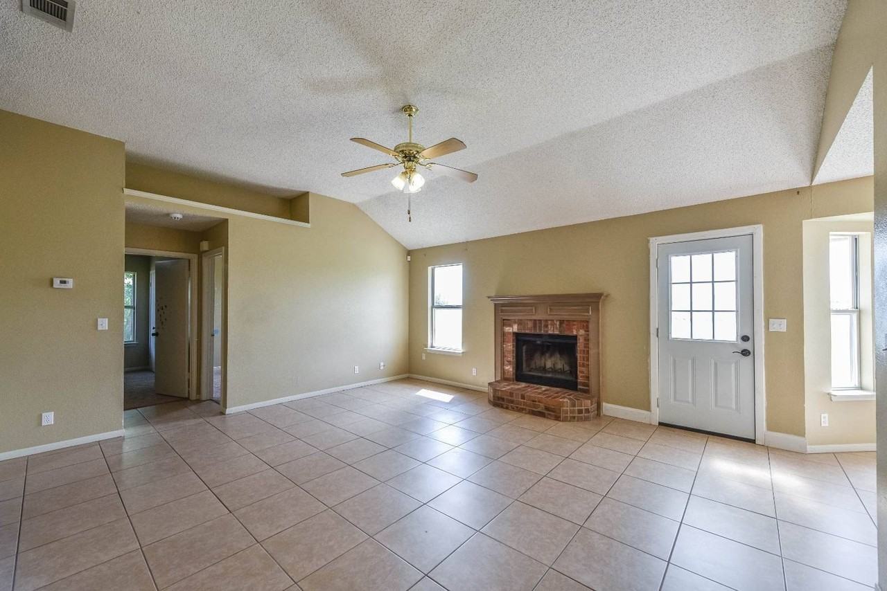 3507 Christie Dr - Photo 4 of 24