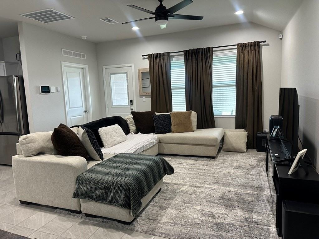 7616 Orange Blossom Rd - Photo 4 of 15