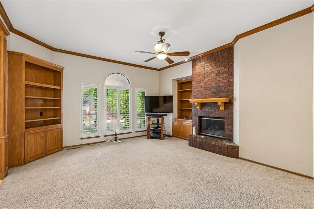 1820 Chelsea Dr - Photo 4 of 39