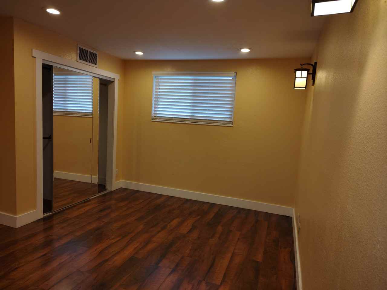 1165 S Foothill Dr - Photo 5 of 8