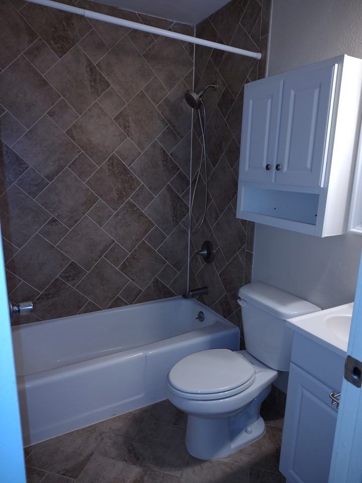 1165 S Foothill Dr - Photo 6 of 8