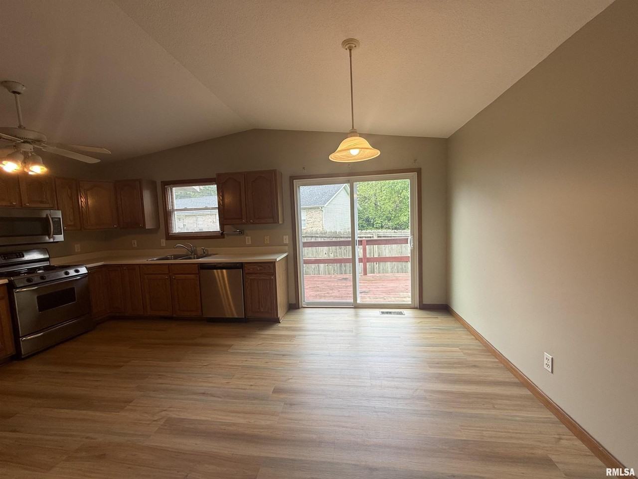 613 Oakbrook Ave - Photo 5 of 14
