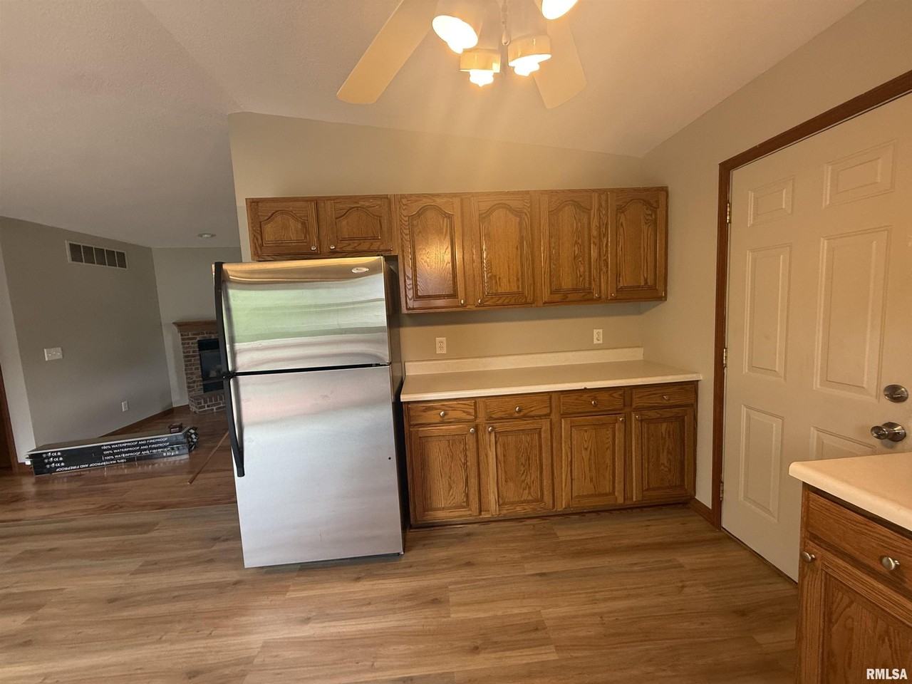 613 Oakbrook Ave - Photo 6 of 14