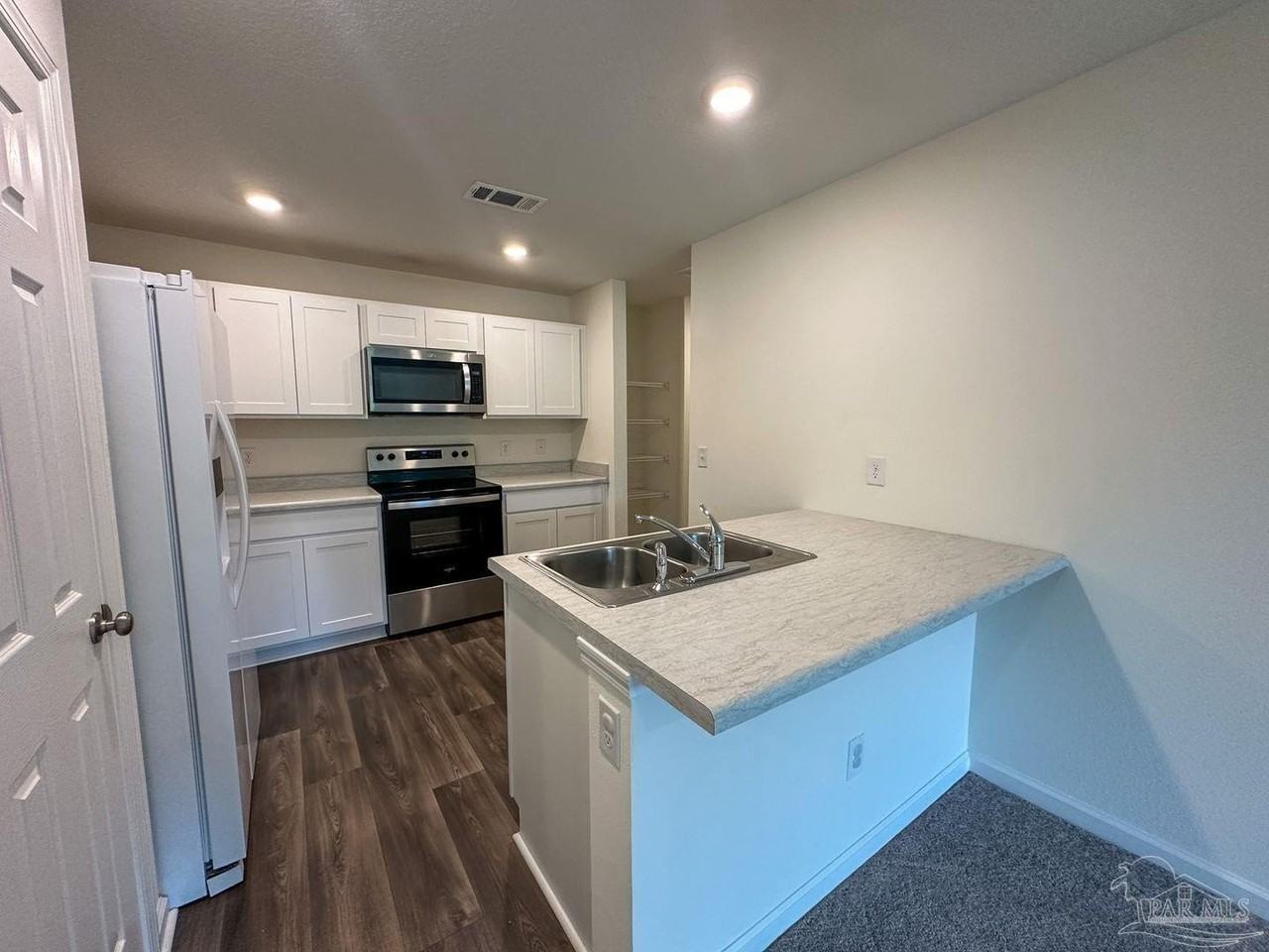 8727 Schooner Ln - Photo 4 of 18