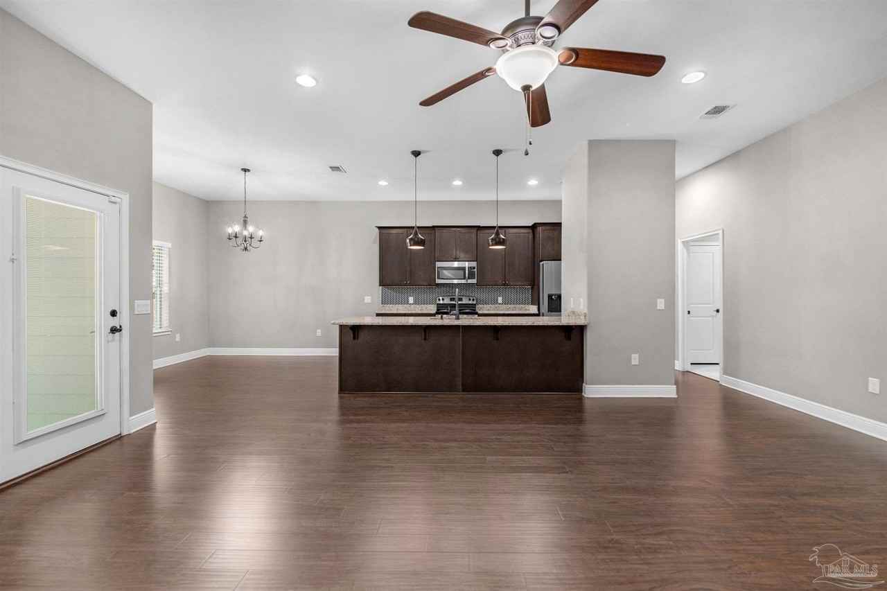 3083 5 Forks Rd - Photo 7 of 45