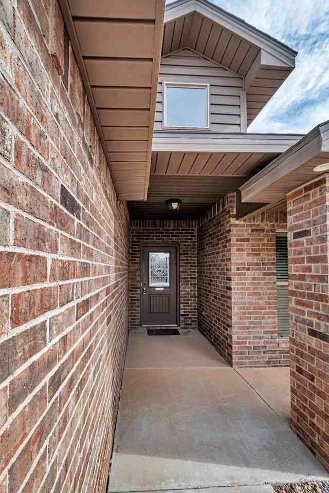 1708 Rattler Ln - Photo 7 of 40