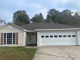featured image of 17 Lexington Cir