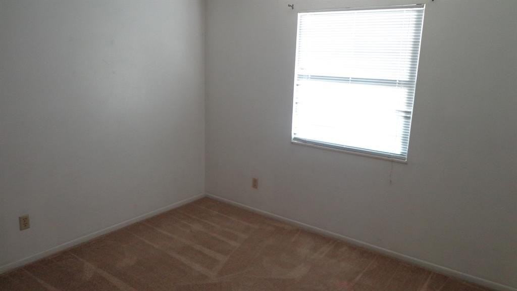 6631 Bobtail Dr - Photo 3 of 15