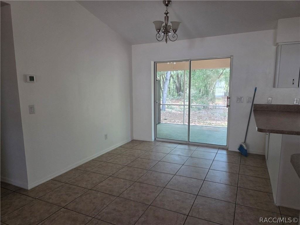1471 E Saint James Loop - Photo 4 of 12