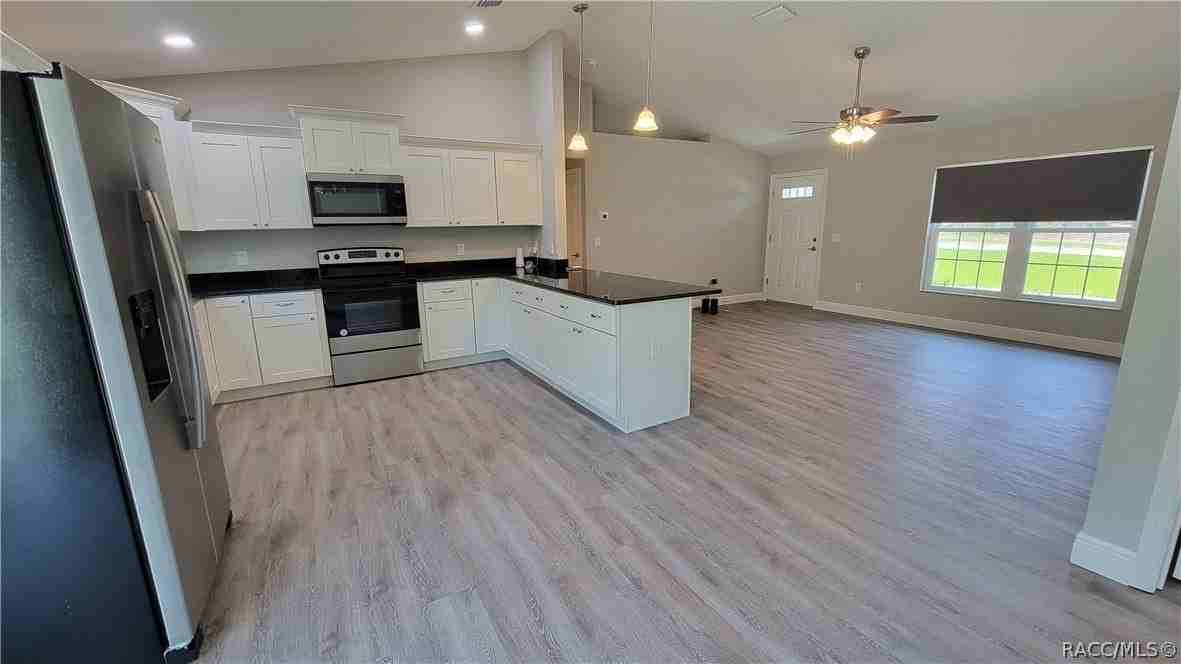 2719 W Sheila Dr - Photo 7 of 17