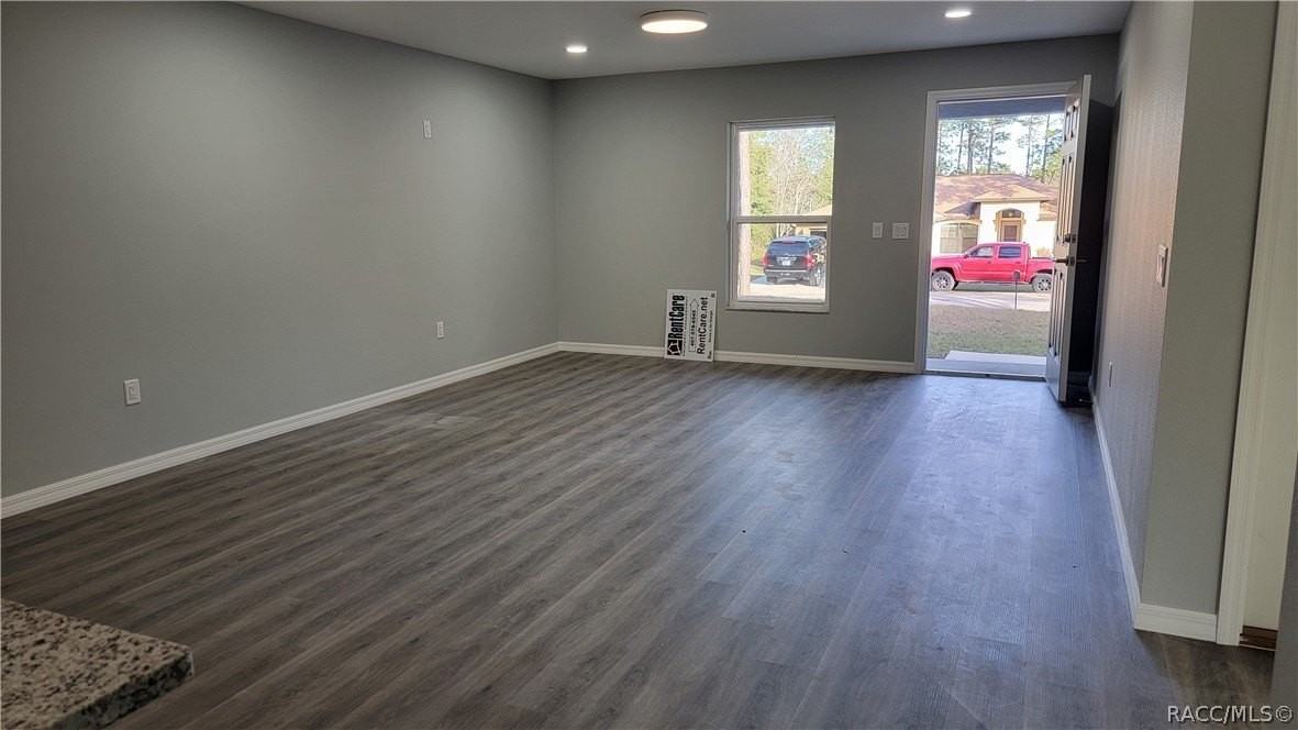 7062 N Regent Ter - Photo 3 of 9