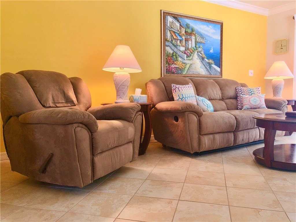 36 Pine Arbor Ln #201 - Photo 7 of 14