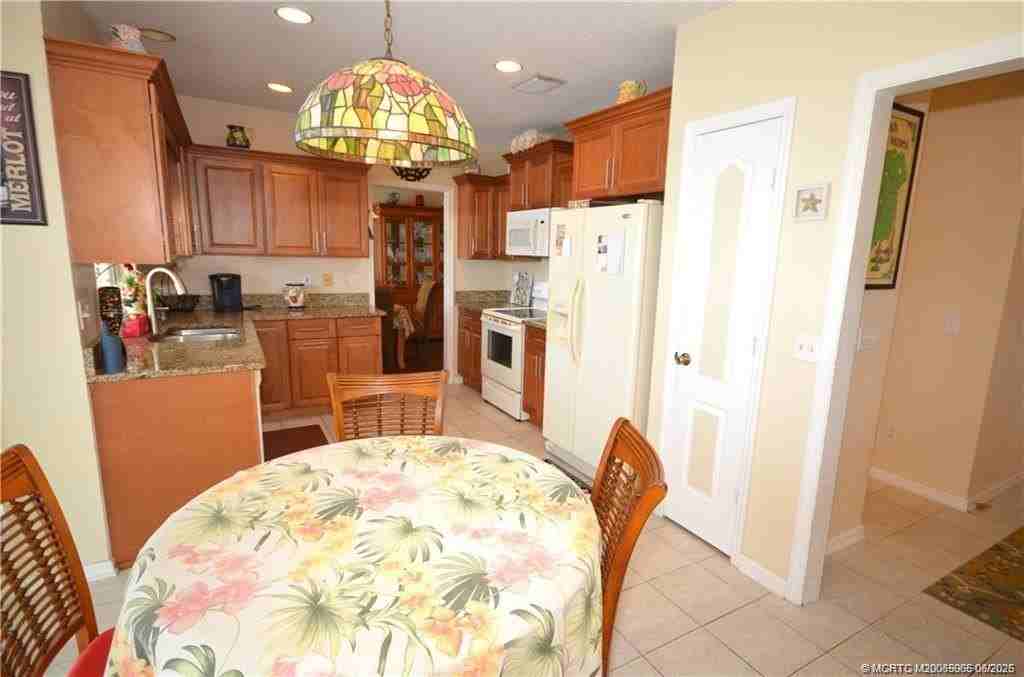 753 Nw Waterlily Pl - Photo 6 of 22