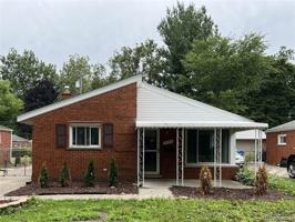 featured image of 4696 Roosevelt Blvd