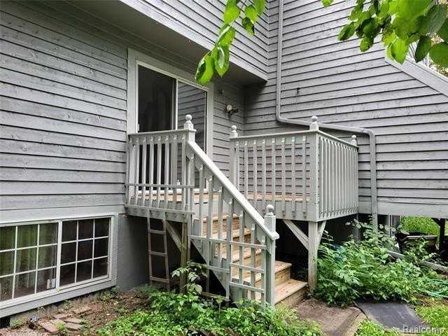 2672 Packard St - Photo 3 of 21