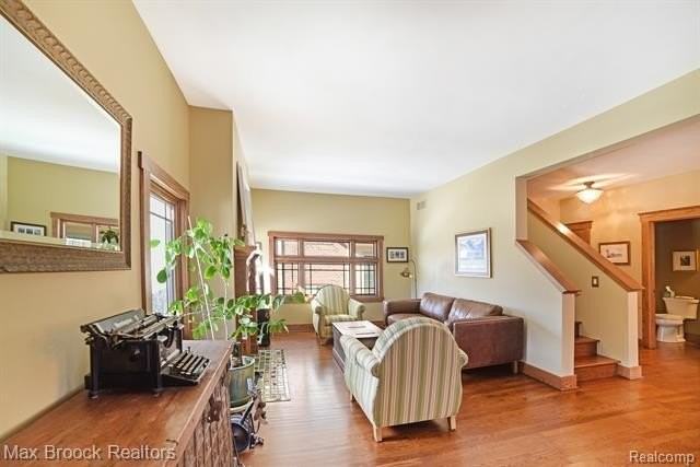 356 Ferndale Ave - Photo 2 of 26