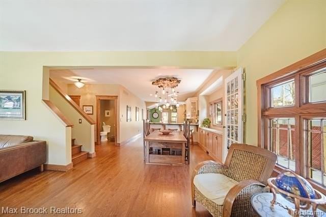 356 Ferndale Ave - Photo 3 of 26